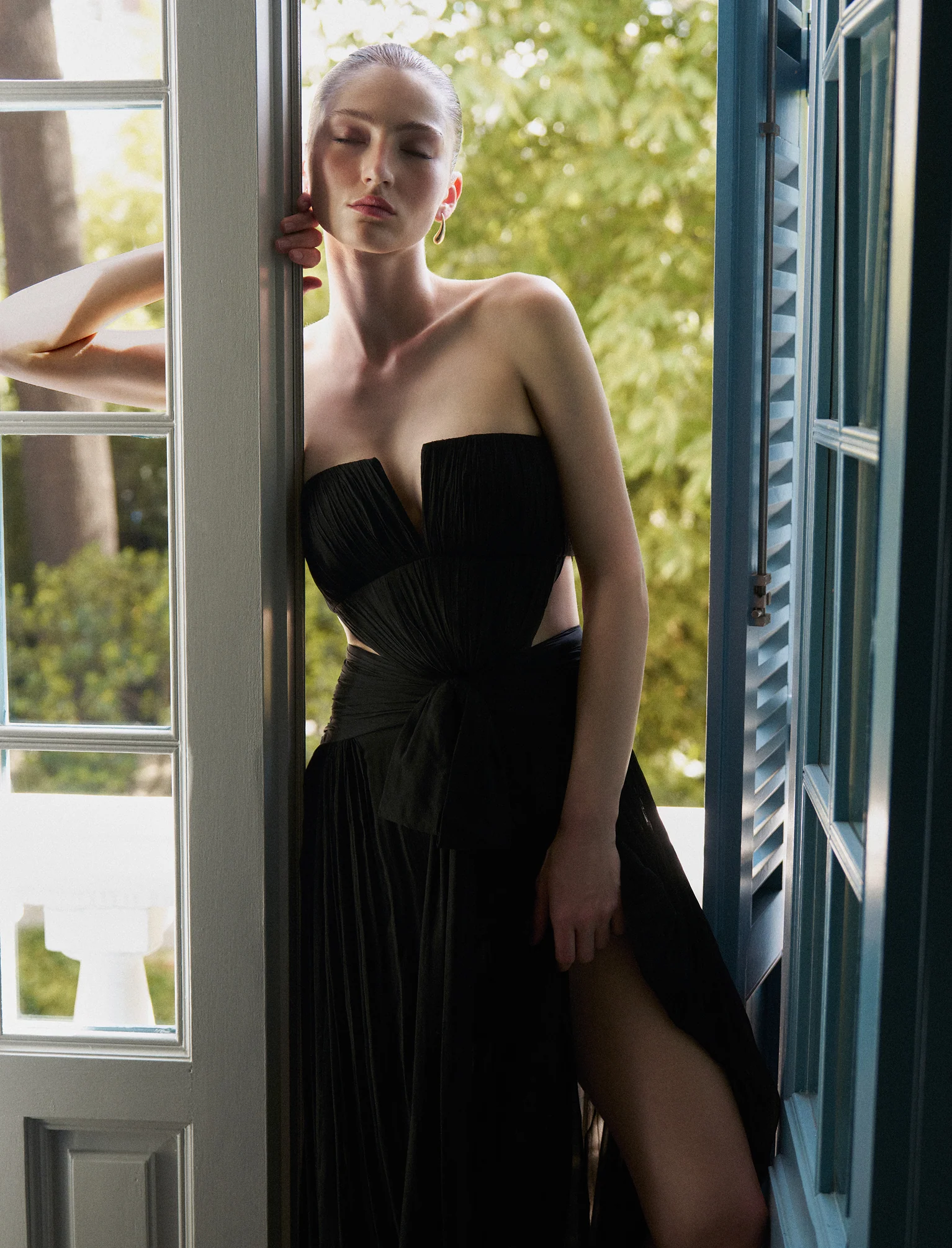 Cutout Shirring Bow Tie Gown - Image 4
