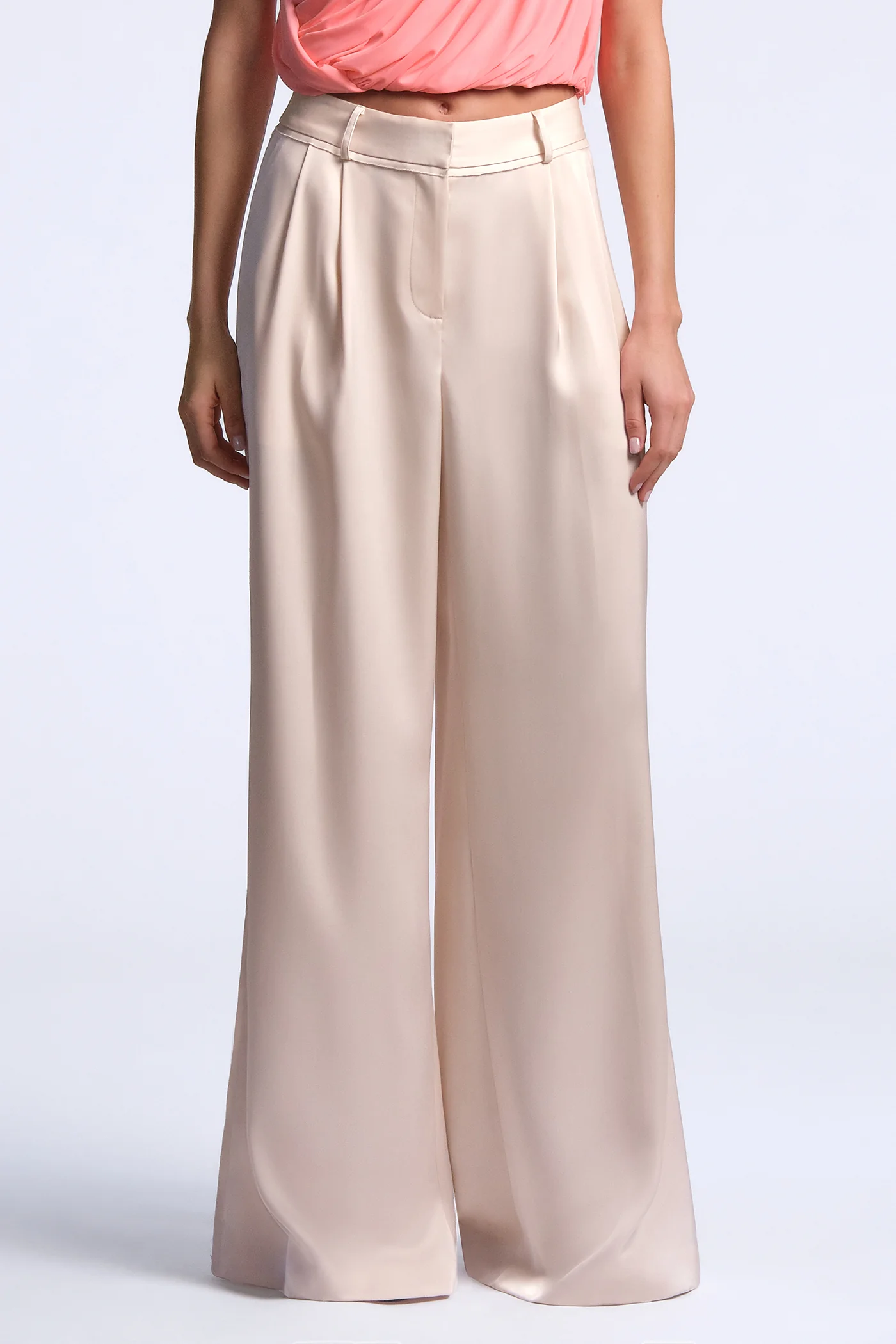 Ines Pant - Image 2