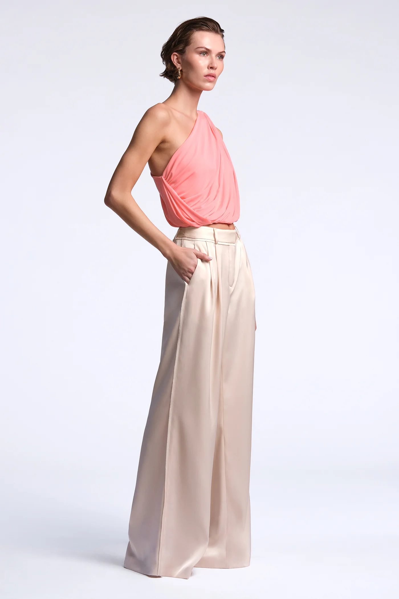 Ines Pant - Image 4